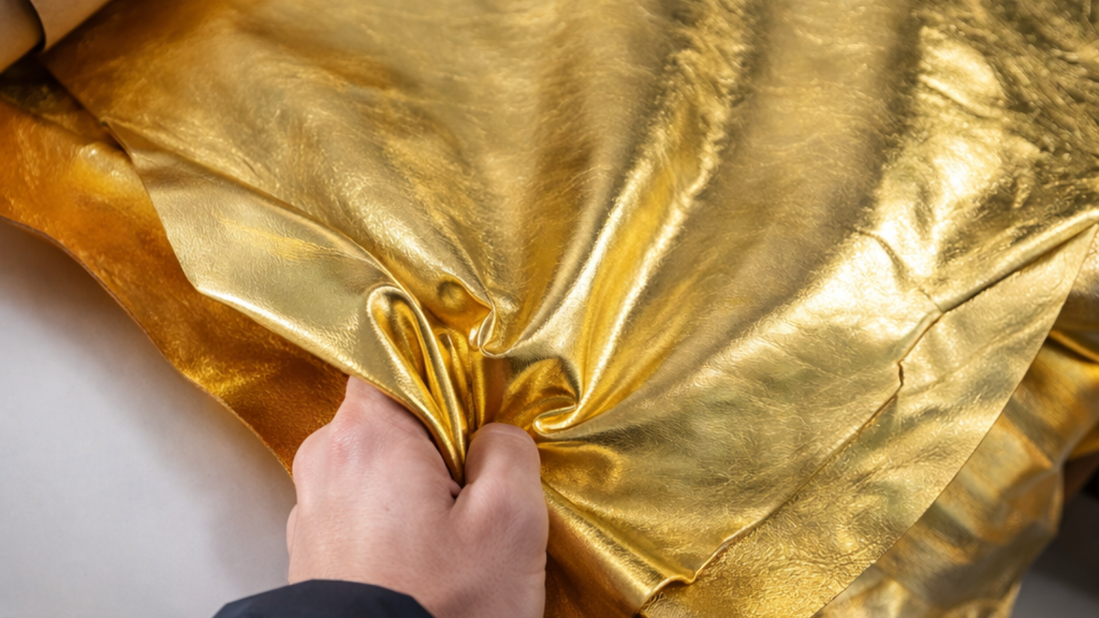 Μεταλλικό δέρμα προβάτου για φόδρα σε χρυσό χρώμα